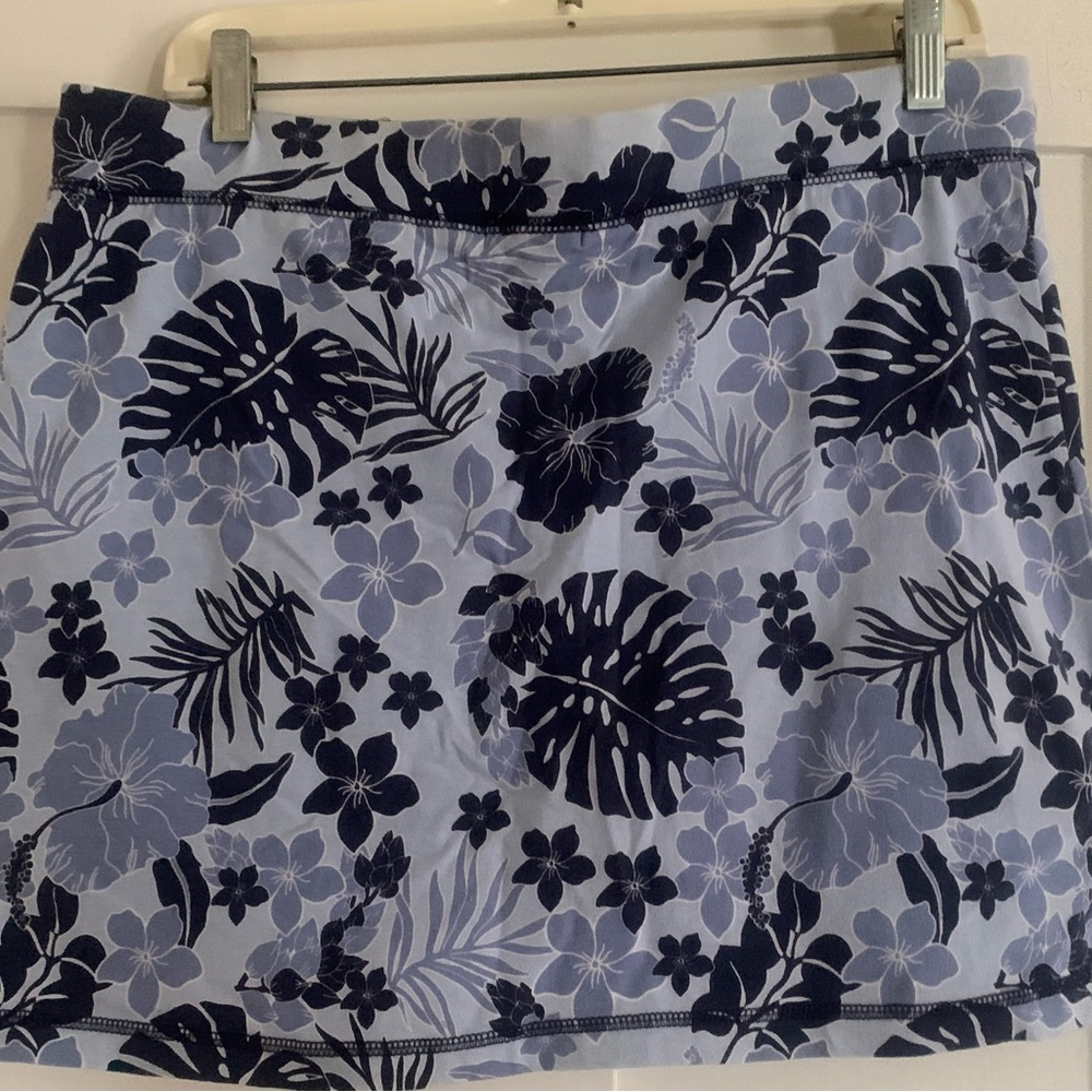 Navy blue skort with Hawaiian print